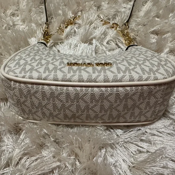 ✨NEW MICHAEL MICHAEL KORS Beige Monogram Mini Cora Crossbody Bag ✨ - Picture 11 of 13